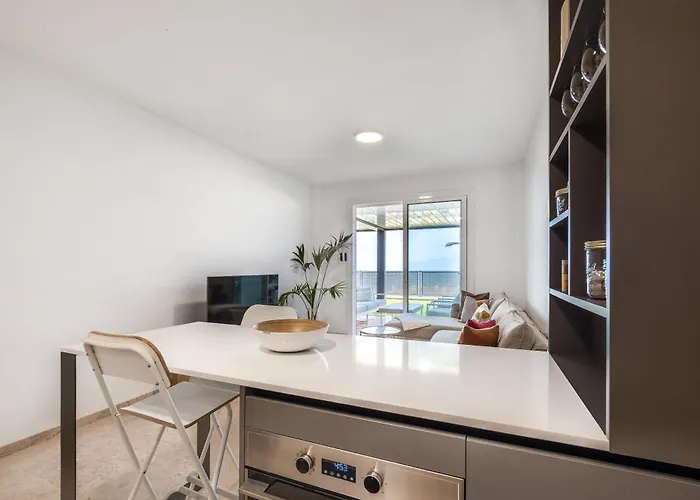 Little - Private Pool Apartman *